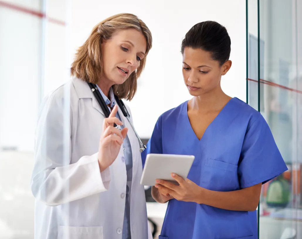 A nurse working directly with the practitioner of the health system